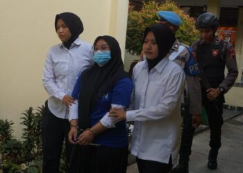 Tersangka berinisial FNR (21) seorang perempuan pekerjaan mahasiswa warga Desa Dawuhan, Kecamatan Padamara Kabupaten Purbalingga