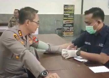 Polres Bangka lakukan kegiatan Bakti Kesehatan Donor Darah dalam rangka memperingati Hari Bhayangkara ke-77 yang tepatnya diperingati pada 1 Juli 2023 mendatang. Selasa (20/6/2023).