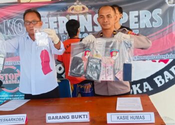 Polres Bangka Barat melaksanakan kegiatan konferensi pers ungkap kasus penyalahgunaan narkoba jenis sabu di depan kantor Sat Resnarkoba. Kamis (22/06/2023).