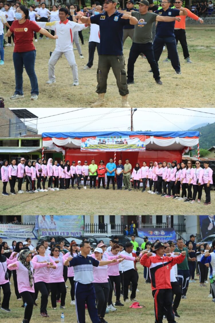Polres Samosir bersama Forkopimda Gelar Senam bersama. Jumat tanggal (23 Juni 2023 ) Pukul 07.30 Wib. dilaksanakan Olahraga Bersama oleh Forkopimda Kabupaten Samosir Dalam Rangka Menyambut Hari Bhayangkara Ke-77 Tahun 2023.