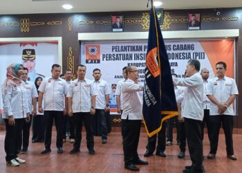 Ketua Wilayah Persatuan Insyiur Indonesia (PII) Provinsi Aceh Prof. Dr. Ir. Marwan melantik pengurus Cabang Persatuan Insyiur Indonesia (PII) Kabupaten Nagan Raya
