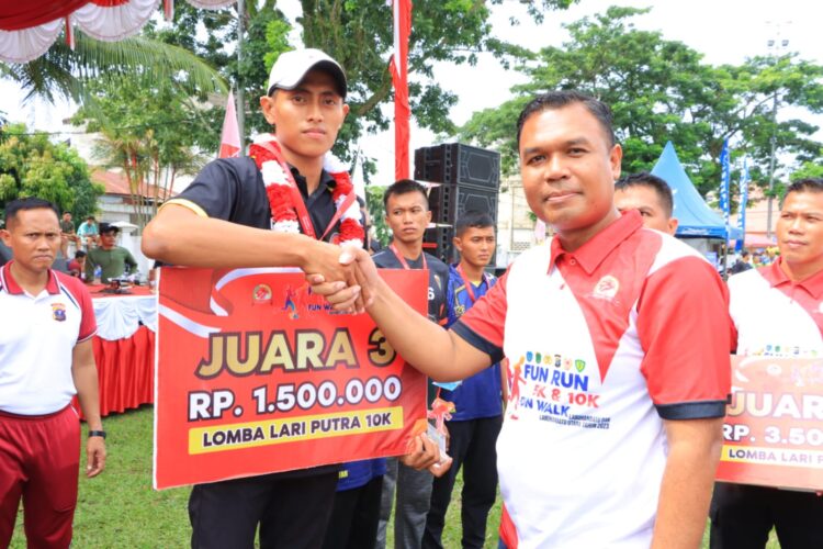 Lunggu Simanjuntak dan Nurhaidah menjadi juara 10 Kilometer sedangkan Firdan Abdillah Sihombing dan Zaskia Ratu Arilia keluar menjadi juara 5 Kilometer