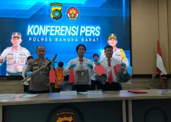 Dalam konferensi pers tersebut dipimpin oleh Kanit I Sat Reskrim Ipda Eko Prasetyo, S.Tr.K . dan di dampingi oleh Ps Kasi Humas Ipda Ardianis serta anggota Sat Reskrim Polres Bangka Barat.