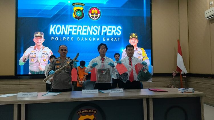 Dalam konferensi pers tersebut dipimpin oleh Kanit I Sat Reskrim Ipda Eko Prasetyo, S.Tr.K . dan di dampingi oleh Ps Kasi Humas Ipda Ardianis serta anggota Sat Reskrim Polres Bangka Barat.