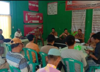 Puluhan perwakilan masyarakat Pekon (Desa) Kejadian, Kecamatan Wonosobo, Kabupaten Tanggamus Provinsi Lampung mendatangi Dinas Pemberdayaan Masyarakat Desa (PMD) setempat untuk menyampaikan mosi tidak percaya terhadap kepemimpinan Kepala Pekon