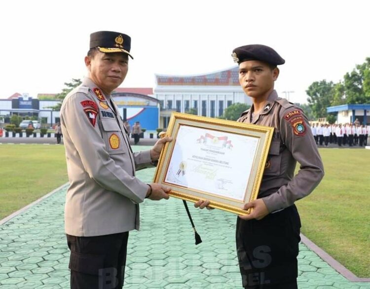 Kapolda Kep. Bangka Belitung Irjen Pol Drs. Yan Sultra I, S.H. Pimpin Apel Pagi Personil Polda Kep. Babel dilanjutkan dengan Penyerahan Piagam Kompolnas Awards