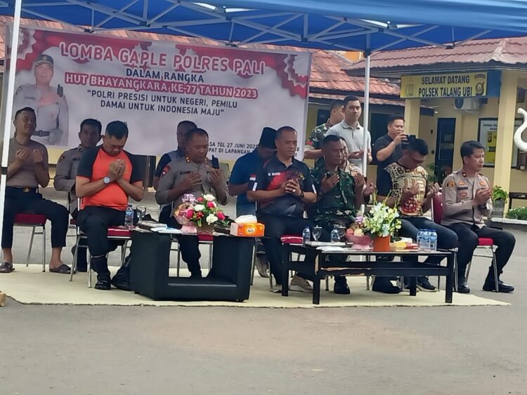 Sebanyak 72 pasang peserta dari Internal Polres Pali dan Polsek Jajaran serta dari Eksternal Brimob, TNI, Pol PP dan Insan Pers Pali mengikuti perlombaan lomba gaple.