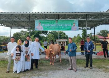 Polres Bangka Barat telah menggelar kurban dengan menyembelih 7 sapi dan 2 kambing. Acara ini dilaksanakan di halaman kantor Polres Bangka Barat. Kamis (29/06/2023).