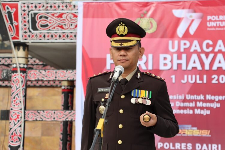 Kapolres Dairi AKBP Wahyudi Rahman, SH, SIK, MM sebagai pimpinan pelaksanaan Upacara Memperingati Hari Bhayangkara Ke-77 Tahun 2023 Dengan Thema "Polri Presisi Untuk Negeri Pemilu Damai Menuju Indonesia Maju"
