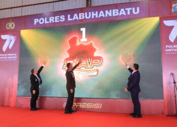 Kapolres Labuhanbatu AKBP James Hutajulu melaunching aplikasi SIAP (Sistem Integrasi Aplikasi Pelayanan) di Mapolres Labuhanbatu