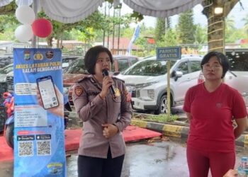 Kapolsek Mapanget Iptu I Gusti Ayu Utami, bersama Kanit Binmas Bripka Luh Karnadi dan Bhabinkamtibmas Polsek Mapanget Aiptu Richard Bandola menghadiri kegiatan Gathering Indogrosir sekaligus menyampaikan serta Mensosialisasikan Akses Layanan Polri Dalam genggaman yaitu Aplikasi Polri Super APP dan E-RNM (Elektronik Rehabilitasi Narkoba Manado) bertempat di Supermarket Indogrosir Kelurahan Paniki Bawah Kecamatan Mapanget, Sabtu (8/7/2023).