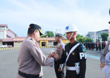 Polres Lhokseumawe gelar apel pasukan operasi patuh seulawah dengan tema "patuh dan tertib berlalu lintas cermin moralitas bangsa" yang berlangsung di Halaman Mapolres Lhokseumawe, senin (10/7/2023) pagi.