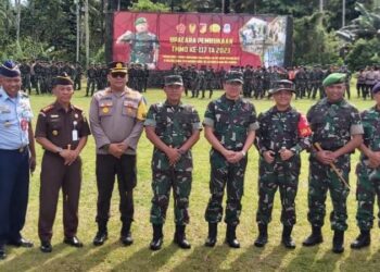 Kapolresta Manado Kombes Pol Julianto, P. Sirait, S.H.,S.I.K mengikuti Upacara Pembukaan TNI Manunggal Membangun Desa (TMMD) ke-117 TA 2023, Rabu (12/7/2023), yang dilaksanakan di Lapangan Tungkoko Kelurahan Bengkol Kecamatan Mapanget.