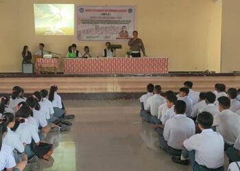Satlantas Polresta Manado melaksanakan kegiatan sosialisasi di SMK Negeri 3 Manado, Rabu (12/7/2023).