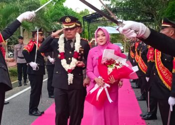 Polres Bangka Barat menggelar pisah sambut Kapolres dari AKBP Catur Prasetiyo SIK kepada AKBP Ade Zamrah SIK, Jumat (14/07/2023).