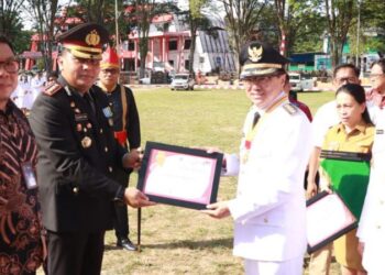 Penghargaan diberikan langsung oleh Wali Kota Manado Bapak Andrei Angouw dalam pelaksanaan Upacara Hari Ulang Tahun Kota Manado yang Ke – 400 Tahun 2023 yang dilaksanakan di Lapangan Sparta Tikala Kota Manado