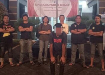 Resmob Polresta Manado mengamankan satu orang lelaki terduga pelaku tindak pidana perusakan sebuah kendaraan roda empat milik Stevyano Karundeng (28), warga Kelurahan Sngkil yang terjadi di Kelurahan Singkil Kota Manado pada hari Sabtu (15/7/2023).