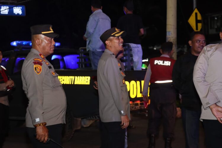 Kabag Ops Kompol Bayu Putra Samara S.I.K MH, memimpin pelaksanaan patroli antisipasi kegiatan masyarakat, di wilayah hukum Polres Pematangsiantar, Sabtu (15/07/2023) sekira pukul 23.00 Wib.