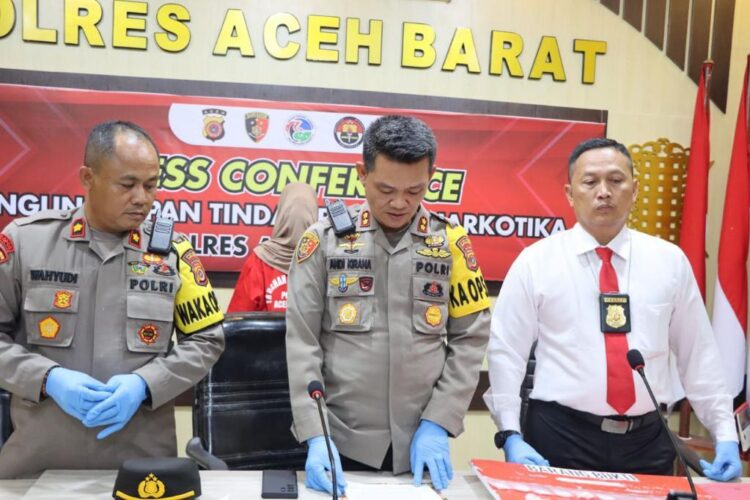 Kapolres Aceh Barat AKBP Andi Kirana S.I.K, M.H, yang didampingi Wakapolres Kompol Iswahyudi SH dan Kasat Narkoba AKP Erwo Guntoro SH,M.H, bertempat di Aula Polres Aceh Barat