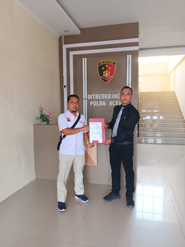 Direktur Eksekutif YLBH-AKA Nagan Raya Muhammad Dustur, S.H., M.Kn mendampingi warga menjadi yang korban atas dugaan tindakan penyalahgunaan wewenang oleh salah satu oknum Kepala Desa)dan beberapa orang lainnya