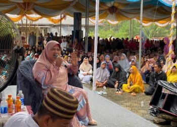 Tabliq Akbar dengan tema Al-Ummu Madrosatul Ula, atau Peran ibu sebagai madrasah yang pertama, kegiatan dilaksanakan di desa kacung kecamatan kelapa kabupaten Bangka Barat (17/7/2023).