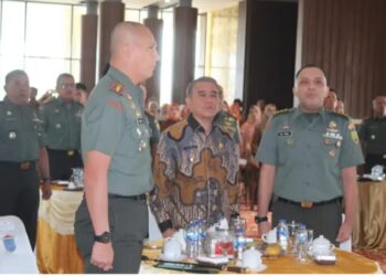 Acara lepas sambut Dandim 0402/OKI – OI berlangsung dengan penuh keakraban yang dihadiri Wakil Bupati Ogan Ilir, Jajaran Forkompimda, Pimpinan OPD, Perwakilan Organisasi Kemasyarakatan serta sejumlah undangan lainnya. bertempat di kediaman Bupati Ogan Ilir, Kamis (20/07/2023).
