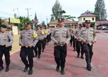 Kasat Samapta Polres Dairi AKP Tugono, SH dan Kbo Sat Sampta Polres Dairi IPDA JP. Karosekali Gelar Latihan Dalmas Dalam Rangka Kesiapan Personil Polres Dairi dalam menghadapi Pilkades dan Pemilu Tahun 2024.