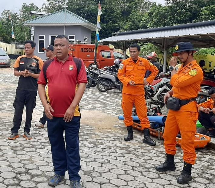 Bhabinkamtibmas Desa Belo Laut AIPTU Amra bersama Badan Penanggulangan Bencana Daerah (BPBD) mengikuti simulasi penanganan bencana di Kantor Desa Belo Laut.
