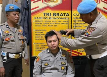 Propam Polresta Manado dipimpin oleh Kasipropam Polresta Manado Iptu Sudartami laksanakan sidak terhadap Beberapa satuan fungsi Polresta Manado untuk menggelar operasi Penegakan Ketertiban dan Disiplin (Gaktibplin), Senin (24/07/2023) Pagi.