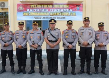 Serah terima jabatan Kapolsek Torgamba Labuhanbatu Selatan dari Plh Kapolsek Torgamba yang lama AKP Sunipan Gurusinga SH kepada Kapolsek Torgamba yang baru AKP Ilham Lubis SH yang di pimpin langsung Kapolres Labuhan batu Selatan AKBP CATUR SUNGKOWO, SH, MH