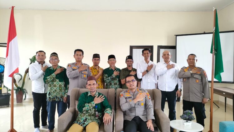 Kapolres Bangka Barat, AKBP Ade Zamrah SIK, melaksanakan kunjungan kerja ke Muhammadiyah sebagai bagian dari upaya untuk mempererat hubungan antara Kepolisian dan lembaga pendidikan di daerah tersebut. Selasa (25/07/2023).