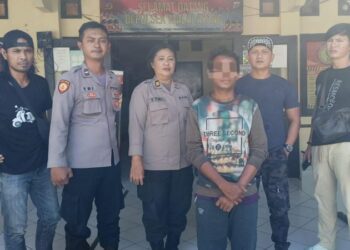 Pelaku KD (38), warga Kelurahan Kecamatan Singkil Kota Manado di rumahnya yang berada di Kelurahan Singkil