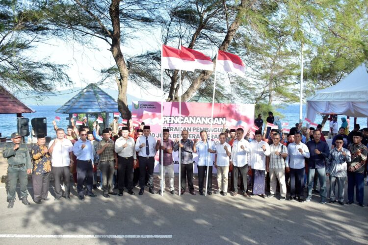 Pemerintah Kota Sabang ikut menyukseskan Gerakan Pembagian 10 Juta Bendera Merah Putih, yang merupakan program dari pemerintah pusat, dalam menyambut Hari Ulang Tahun (HUT) ke-78 Kemerdekaan Republik Indonesia.