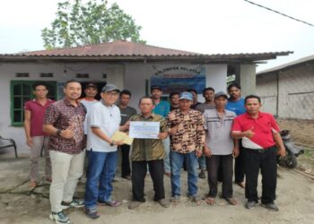 PT Perkebunan Nusantara IV melalui Kebun/Pabrik Adolina menyalurkan bantuan Program Bina Lingkungan (TJSL) kepada Kelompok Nelayan Marlin yang berada di Dusun I Desa Lubuk Saban Kec. Pantai Cermin Kab. Serdang Bedagai