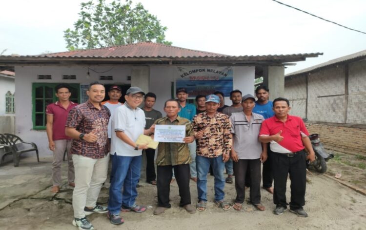 PT Perkebunan Nusantara IV melalui Kebun/Pabrik Adolina menyalurkan bantuan Program Bina Lingkungan (TJSL) kepada Kelompok Nelayan Marlin yang berada di Dusun I Desa Lubuk Saban Kec. Pantai Cermin Kab. Serdang Bedagai