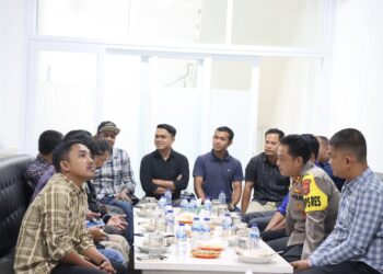 Kapolres Nagan Raya AKBP Rudi Saeful Hadi menggelar curhat bersama para wartawan yang bertugas di Kabupaten Nagan Raya digelar Selasa (08/08/23) di cafe Jeep kupi kawasan Lueng Baro kecamatan Suka Makmue Kabupaten Setempat.