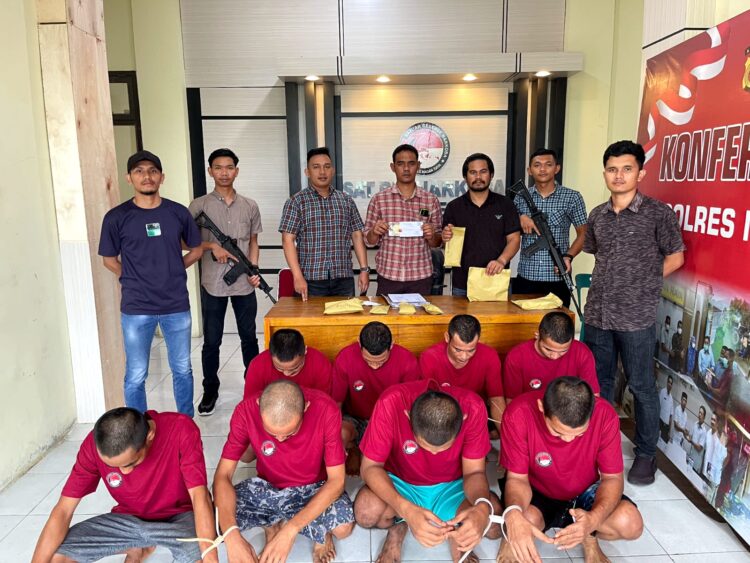Kasat Narkoba Polres Nagan Raya dalam Konferensi Pers penangkapan terhadap 8 orang bandar narkoba selama bulan juli 2023.