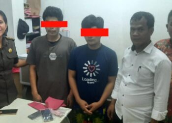 Penyidik Satreskrim Polres Labuhanbatu melimpahkan 2 dari 7 tersangka kasus Tindak Pidana Perdagangan Orang (TPPO) beserta barang bukti ke Kejaksaan Negeri (Kejari) Labuhanbatu di Jalan Sisingamangaraja, Rantauprapat, Rabu (09/08/2023).