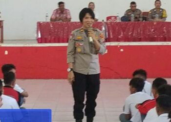 Kapolsek Tikala Iptu Nelta Rengkung melaksanakan kegiatan Sambang di salah satu Sekolah SMK N 2 Manado (STM), Rabu (9/8/2023).