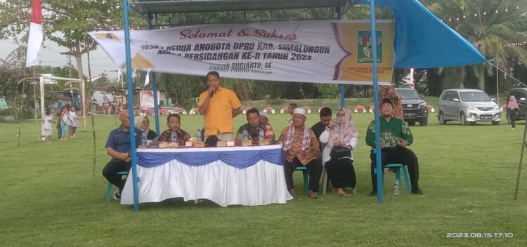 Reses Kedua Anggota DPRD kab. Simalungun Masa persidangan Ke II Tahun 2023 Sugiarto, SE dari Fraksi Partai Golkar Selasa (15/08/2023) sekitar pukul 16.30 wib tepatnya dilapangan Tetap Rejo Nagori Totap Majawa kecamatan tanah Jawa kabupaten Simalungun