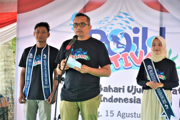 Pj Wali Kota Sabang Reza Fahlevi resmi membuka event Iboih Festival tahun 2023 dalam rangka memperingati HUT RI ke-78 tahun 2023 di Gampong Iboih, Selasa (15/08/23).