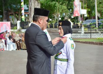 Pemerintah Kota Sabang gelar Upacara Pengukuhan Tanda Bakti Paskibraka Dalam Rangka HUT Kemerdekaan Republik Indonesia Ke-78 Tahun 2023 di halaman Pendopo Wali Kota Sabang, Selasa (15/08/2023).