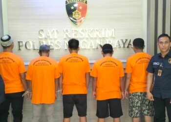 Polres Nagan Raya menyerahkan lima aparatur desa Serba jadi Kecamatan Darul Makmur, atas dugaan pungli serta barang bukti ke Jaksa Penuntut Umum (JPU) Kejari Kabupaten tersebut, Rabu, 16 Agustus 2023.