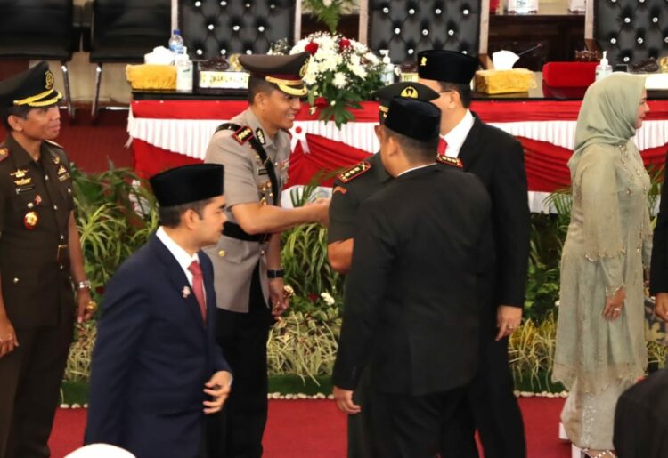 HADIRI UNDANGAN: Kapolrestabes Medan Kombes Pol Valentino Alfa Tatareda SH SIK hadiri undangan DPRD Kota Medan dalam rangka mengikuti siaran langsung secara zoom meeting pidato Presiden RI Ir Joko Widodo pada sidang tahunan MPR RI, sidang DPR RI dan DPD RI di ruang rapat Paripurna DPRD Kota Medan Jalan Kapten Maulana Lubis, Rabu (16/8/2023).(Foto Dok/Polrestabes)