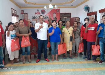 Jekson Hutahaean, SE dan KOMPAK di Nagori Balimbingan Kamis 17 Agustus 2023 sekitar pukul 16.00 wib membagikan sembako ke warga Nagori Balimbingan