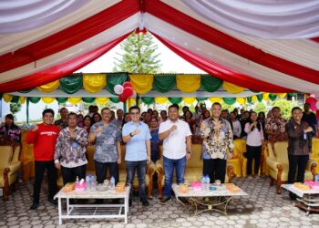 Kantor Imigrasi Kelas II TPI Pematangsiantar kembali menyelenggarakan sosialisasi dan layanan mudah pembuatan paspor atau Eazy Passport di Kabupaten Dairi dilaksanakan di Halaman Rutan Sidikalang, Kabupaten Dairi, Sumatera Utara, Jumat (18/08/2023).