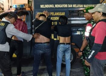 Personel Polsek Malalayang Polresta Manado dan anggota TNI melaksanakan Patroli Bersama di Wilayah Hukum Polsek Malalayang, Sabtu (19/8/20223).