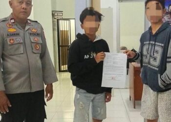 Personel Polsek Tombulu Manado damaikan permasalahan warga yang melakukan penganiayaan di di Desa Sawangan, Kecamatan Tombulu, Sabtu (19/8/2023).