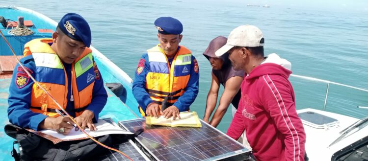 Satpolairud Polres Aceh Barat Laksanakan Patroli rutin Perairan guna memantau Sitkamtibmas di wilayah hukum Perairan Kabupaten Aceh Barat dengan menggunakan KP. Nilam C2-2012, Selasa (22/08/2023).