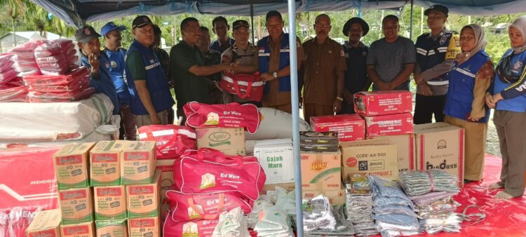 Pemerintah Kabupaten (Pemkab) Nagan Raya, Provinsi Aceh menyalurkan bantuan masa panik untuk korban bencana banjir bandang yang terjadi di sejumlah desa dalam Kecamatan Beutong Ateuh Banggalang, Kabupaten Nagan Raya, Selasa (29/8/2023).